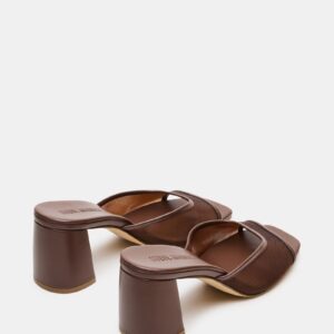 Madame Brown - Image 6