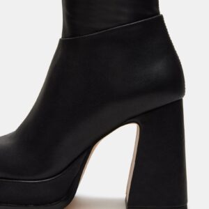 Myndie Black - Image 3
