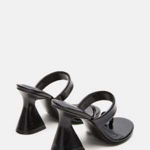 Renie Black - Image 5
