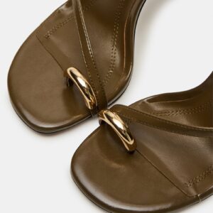 Tia Olive - Image 3