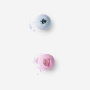 Bath fizzers with blueberry and cherry fragrance - 2 pieces - Image 2