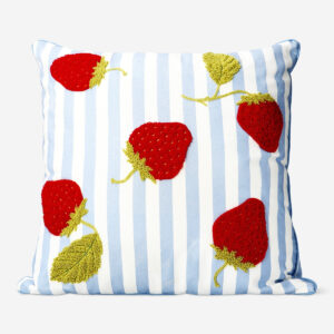 Cushion with strawberries - Image 3