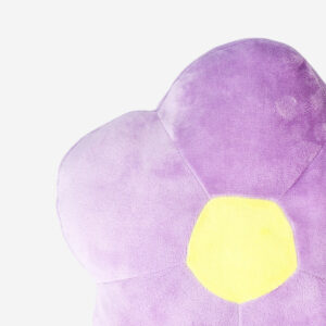 Flower shaped cuddly cushion - Image 3