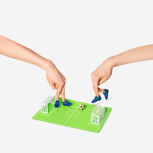 Mini finger football in tin box - Image 3