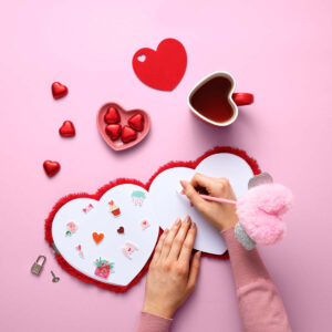 Heart shaped red mug - 330 ml - Image 3