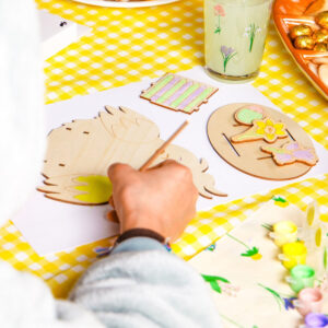 Paint-your-own Easter chicken decoration - Image 3