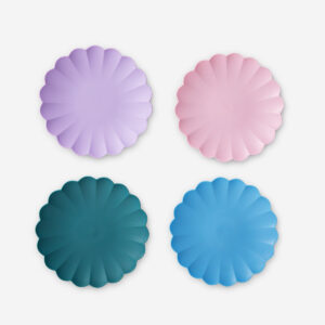 Plastic plates. 4 pcs - Image 1