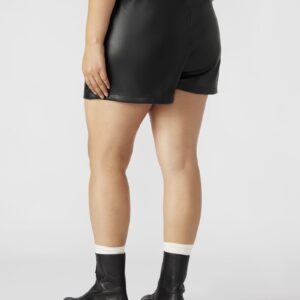 Faux The Record Short Black - Image 5