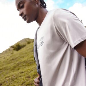 Men Letter Graphic Contrast Tape Sports Tee - Image 4