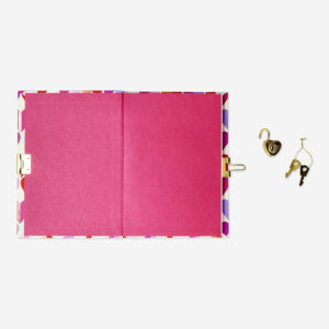 Diary with heart motifs and lock - Image 3