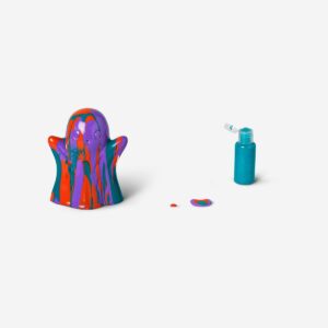 DIY paint pouring ghost - Image 1