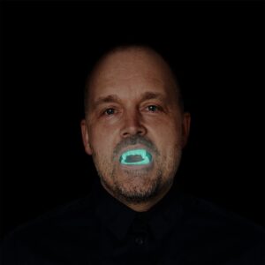 Glow in the dark vampire fangs - Onesize - Image 3