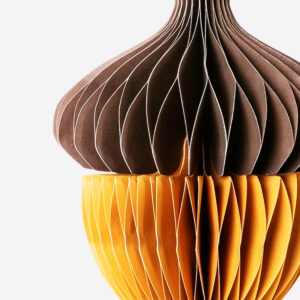 Hanging honeycomb acorn decorations - 2 pcs - Image 3