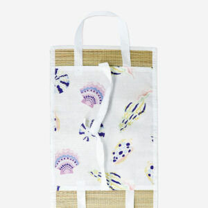 Picnic rug with carry handle - Image 3