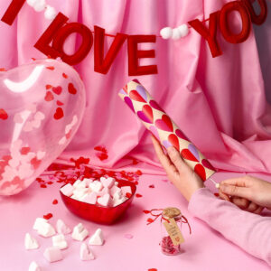 Reusable party popper with heart shaped confetti - Image 3