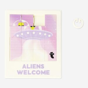 Tilt puzzle. Alien
